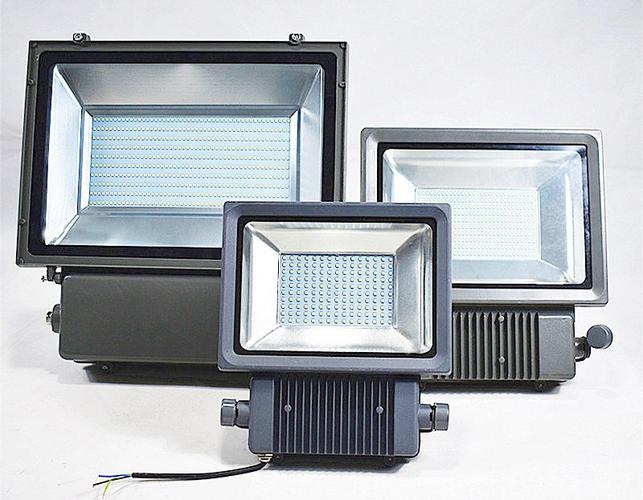泛光灯50w100w200w进口灯珠工厂车间仓库酒店停车场广告照明质保三年